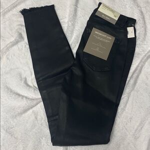 DL1961 - Mid-Rise Instasculpt Skinny Jean